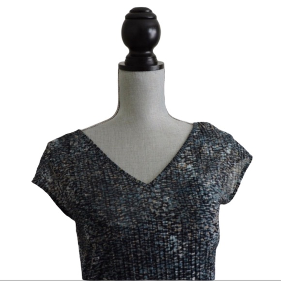 Banana Republic Layered Top Medium - Picture 4 of 8